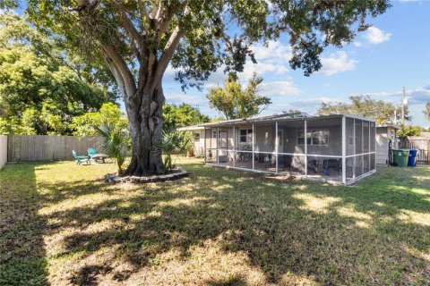 Villa ou maison à vendre à Tampa, Floride: 2 chambres, 94.39 m2 № 2430636 - photo 28