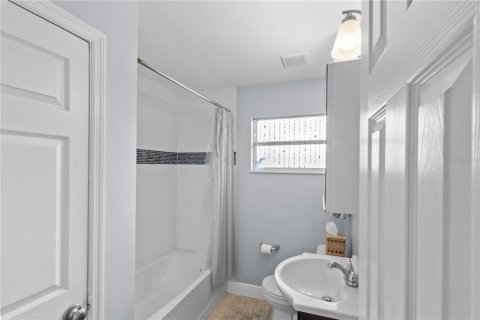 Villa ou maison à vendre à Tampa, Floride: 2 chambres, 94.39 m2 № 2430636 - photo 15