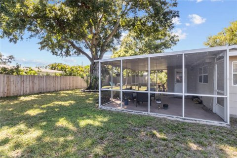 Villa ou maison à vendre à Tampa, Floride: 2 chambres, 94.39 m2 № 2430636 - photo 27