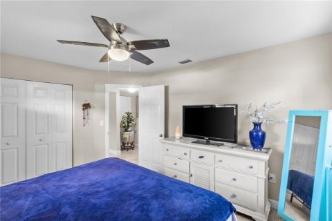 Villa ou maison à vendre à Tampa, Floride: 2 chambres, 94.39 m2 № 2430636 - photo 21