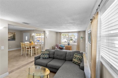 Villa ou maison à vendre à Tampa, Floride: 2 chambres, 94.39 m2 № 2430636 - photo 9