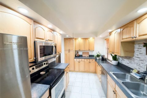 Copropriété à vendre à Plantation, Floride: 2 chambres, 120.4 m2 № 2001137 - photo 11