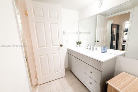 Copropriété à vendre à Plantation, Floride: 2 chambres, 120.4 m2 № 2001137 - photo 19