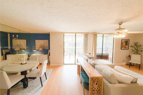 Copropriété à vendre à Plantation, Floride: 2 chambres, 120.4 m2 № 2001137 - photo 3