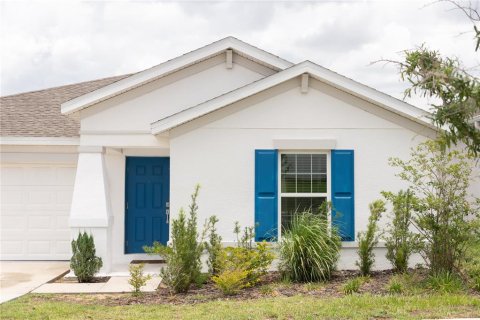 House in Haines City, Florida 3 bedrooms, 144.93 sq.m. № 2210573