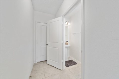 Adosado en venta en Davenport, Florida, 3 dormitorios, 146.6 m2 № 2097579 - foto 4