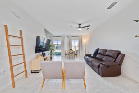 Adosado en venta en Davenport, Florida, 3 dormitorios, 146.6 m2 № 2097579 - foto 7
