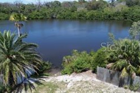 Terreno en New Port Richey, Florida № 2123481