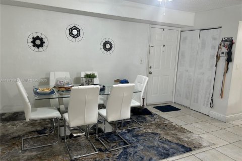 Купить кондоминиум в Хайалиа, Флорида 2 спальни, 135.45м2, № 1982015 - фото 9