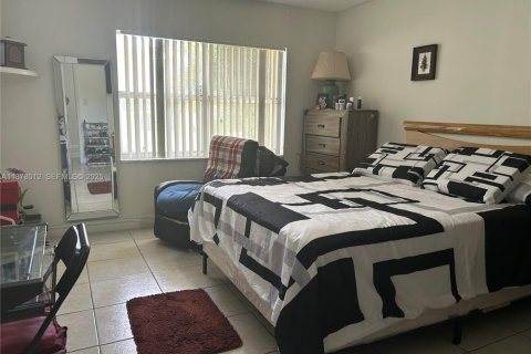 Купить кондоминиум в Хайалиа, Флорида 2 спальни, 135.45м2, № 1982015 - фото 13