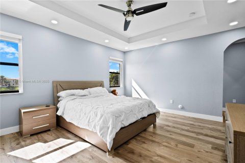 Casa en venta en Hialeah, Florida, 4 dormitorios, 243.59 m2 № 1936081 - foto 26