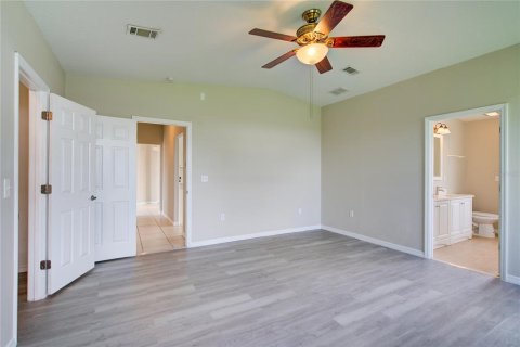 House in Port Charlotte, Florida 3 bedrooms, 165.55 sq.m. № 1841602 - photo 16