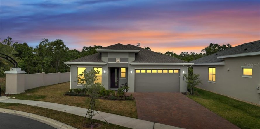 House in Saint Cloud, Florida 3 bedrooms, 218.78 sq.m. № 1654025
