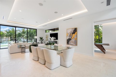 House in Bay Harbor Islands, Florida 6 bedrooms, 451.6 sq.m. № 1768199 - photo 12