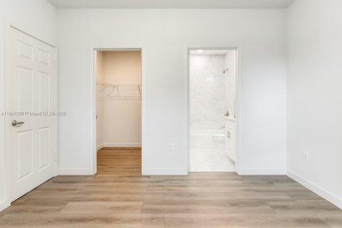 Apartment in West Palm Beach, Florida 3 bedrooms, 128.39 sq.m. № 1948751 - photo 11