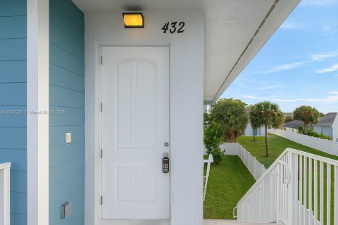 Apartment in West Palm Beach, Florida 3 bedrooms, 128.39 sq.m. № 1948751 - photo 2