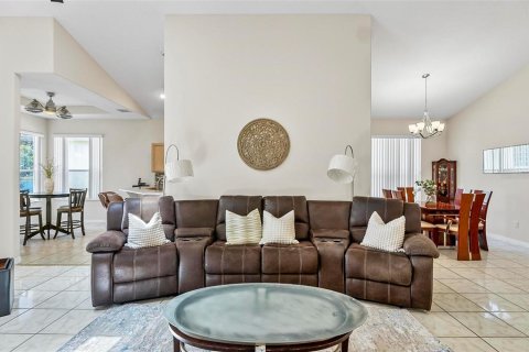 House in Palm Coast, Florida 3 bedrooms, 164.34 sq.m. № 2116866 - photo 8