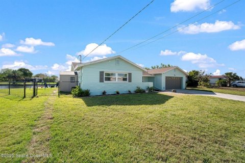 House in Merrit Island, Florida 3 bedrooms, 138.15 sq.m. № 1670927 - photo 5
