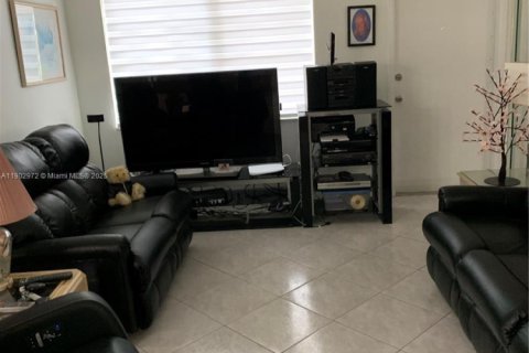 Copropriété à vendre à Hollywood, Floride: 1 chambre, 76.64 m2 № 1954274 - photo 4