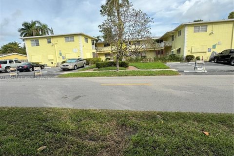 Copropriété à vendre à Hollywood, Floride: 1 chambre, 76.64 m2 № 1954274 - photo 1