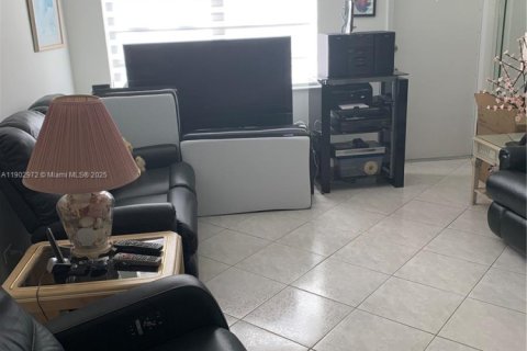 Copropriété à vendre à Hollywood, Floride: 1 chambre, 76.64 m2 № 1954274 - photo 13