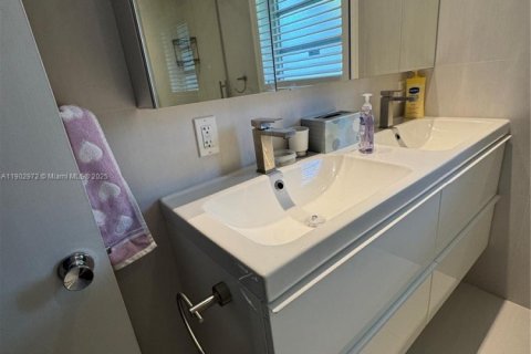 Copropriété à vendre à Hollywood, Floride: 1 chambre, 76.64 m2 № 1954274 - photo 6