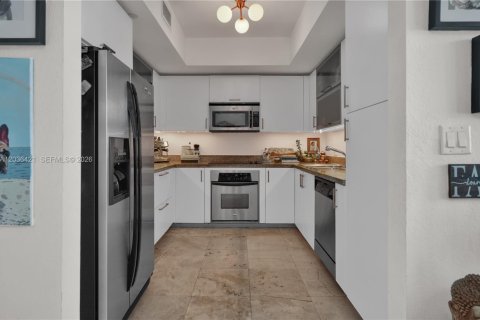 Copropriété à louer à Miami, Floride: 2 chambres, 98.94 m2 № 2084372 - photo 4