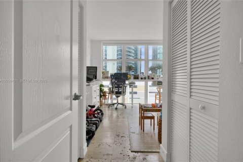 Copropriété à louer à Miami, Floride: 2 chambres, 98.94 m2 № 2084372 - photo 10
