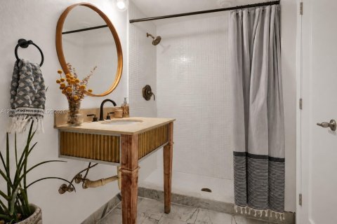 Copropriété à louer à Miami, Floride: 2 chambres, 98.94 m2 № 2084372 - photo 12