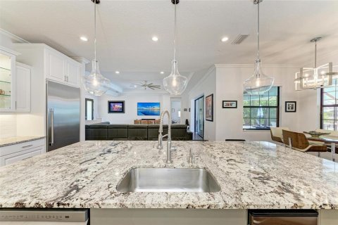 House in Bradenton, Florida 4 bedrooms, 357.02 sq.m. № 1848041 - photo 22
