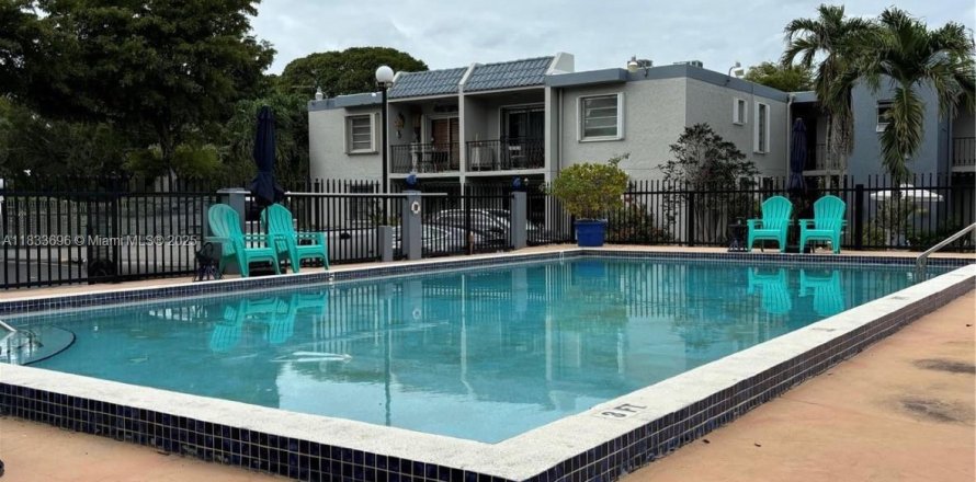 Condo à Miami, Floride, 1 chambre  № 1813985