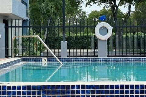 Copropriété à vendre à Miami, Floride: 1 chambre, 57.6 m2 № 1813985 - photo 12