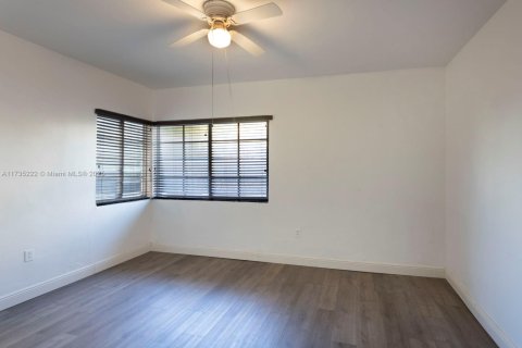 Condominio en alquiler en Miami Beach, Florida, 2 dormitorios, 91.97 m2 № 1980098 - foto 11