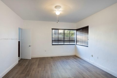 Condominio en alquiler en Miami Beach, Florida, 2 dormitorios, 91.97 m2 № 1980098 - foto 9