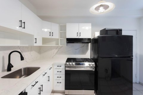 Condominio en alquiler en Miami Beach, Florida, 2 dormitorios, 91.97 m2 № 1980098 - foto 7