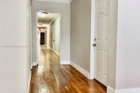 Copropriété à vendre à Miami Beach, Floride: 1 chambre, 45.8 m2 № 2047477 - photo 2