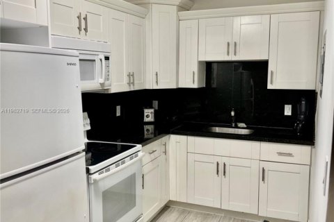 Copropriété à vendre à Miami Beach, Floride: 1 chambre, 45.8 m2 № 2047477 - photo 6