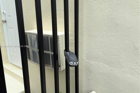 Copropriété à vendre à Miami Beach, Floride: 1 chambre, 45.8 m2 № 2047477 - photo 14