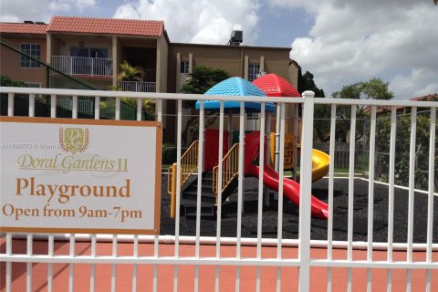 Снять в аренду кондоминиум в Дорал, Флорида 1 спальня, 75.25м2, № 1950591 - фото 17