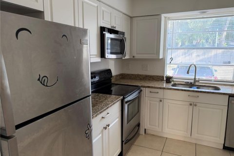 Condo in Tampa, Florida, 2 bedrooms  № 2231770 - photo 2