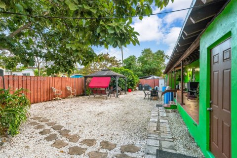 Immobilier commercial à vendre à Miami, Floride: 156.08 m2 № 2004811 - photo 14