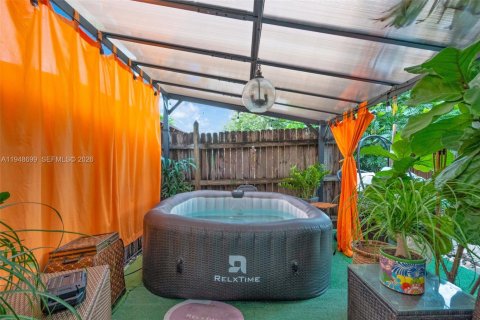 Immobilier commercial à vendre à Miami, Floride: 156.08 m2 № 2004811 - photo 18