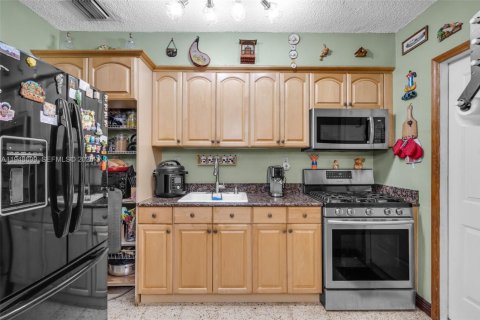 Immobilier commercial à vendre à Miami, Floride: 156.08 m2 № 2004811 - photo 24