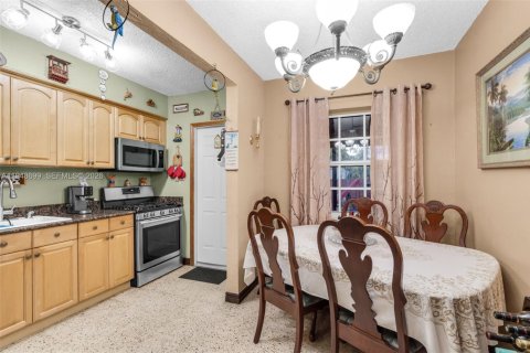 Immobilier commercial à vendre à Miami, Floride: 156.08 m2 № 2004811 - photo 23