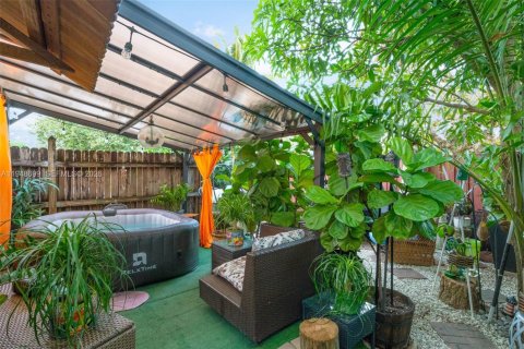 Immobilier commercial à vendre à Miami, Floride: 156.08 m2 № 2004811 - photo 17