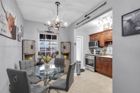 Immobilier commercial à vendre à Miami, Floride: 156.08 m2 № 2004811 - photo 6