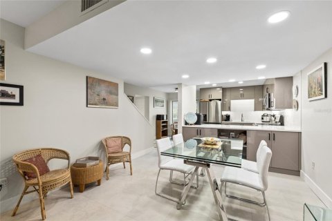Condominio en alquiler en Sarasota, Florida, 2 dormitorios, 116.31 m2 № 1648483 - foto 13