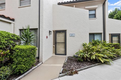 Condo in Sarasota, Florida, 2 bedrooms  № 1648483 - photo 2