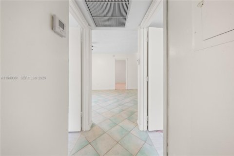 Снять в аренду кондоминиум в Майами, Флорида 3 спальни, 117.61м2, № 2004966 - фото 19