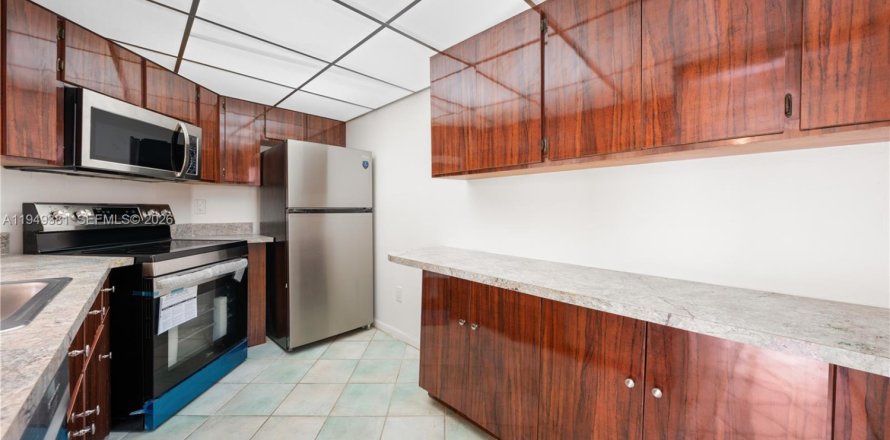 Кондоминиум с 3 спальнями в Майами, Флорида № 2004966